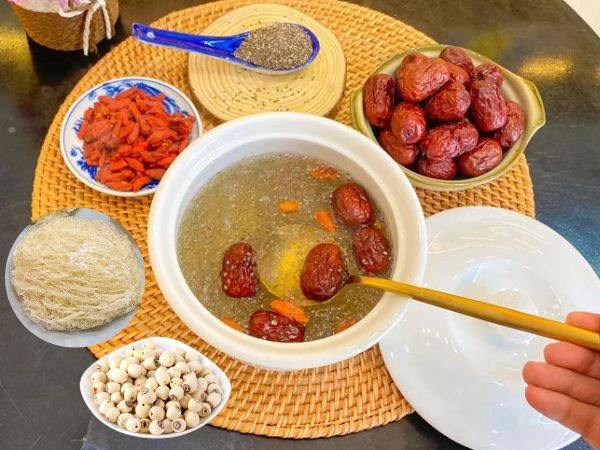Khám  phá ngay 03 cách chưng yến với táo đỏ kỷ tử thơm ngon, bổ dưỡng